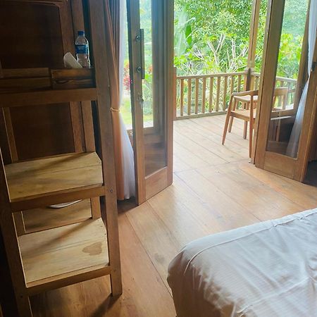 Uma D'Nyuh Homestay 싱가라자 외부 사진