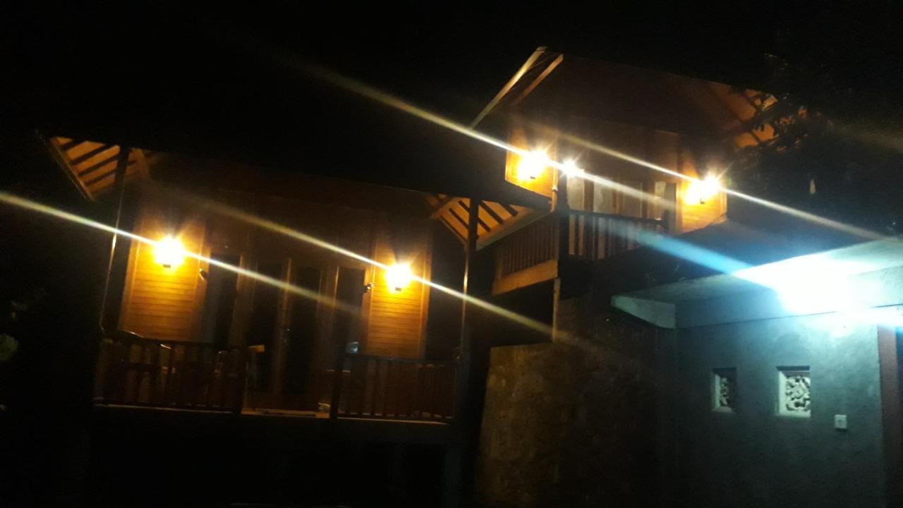 Uma D'Nyuh Homestay 싱가라자 외부 사진