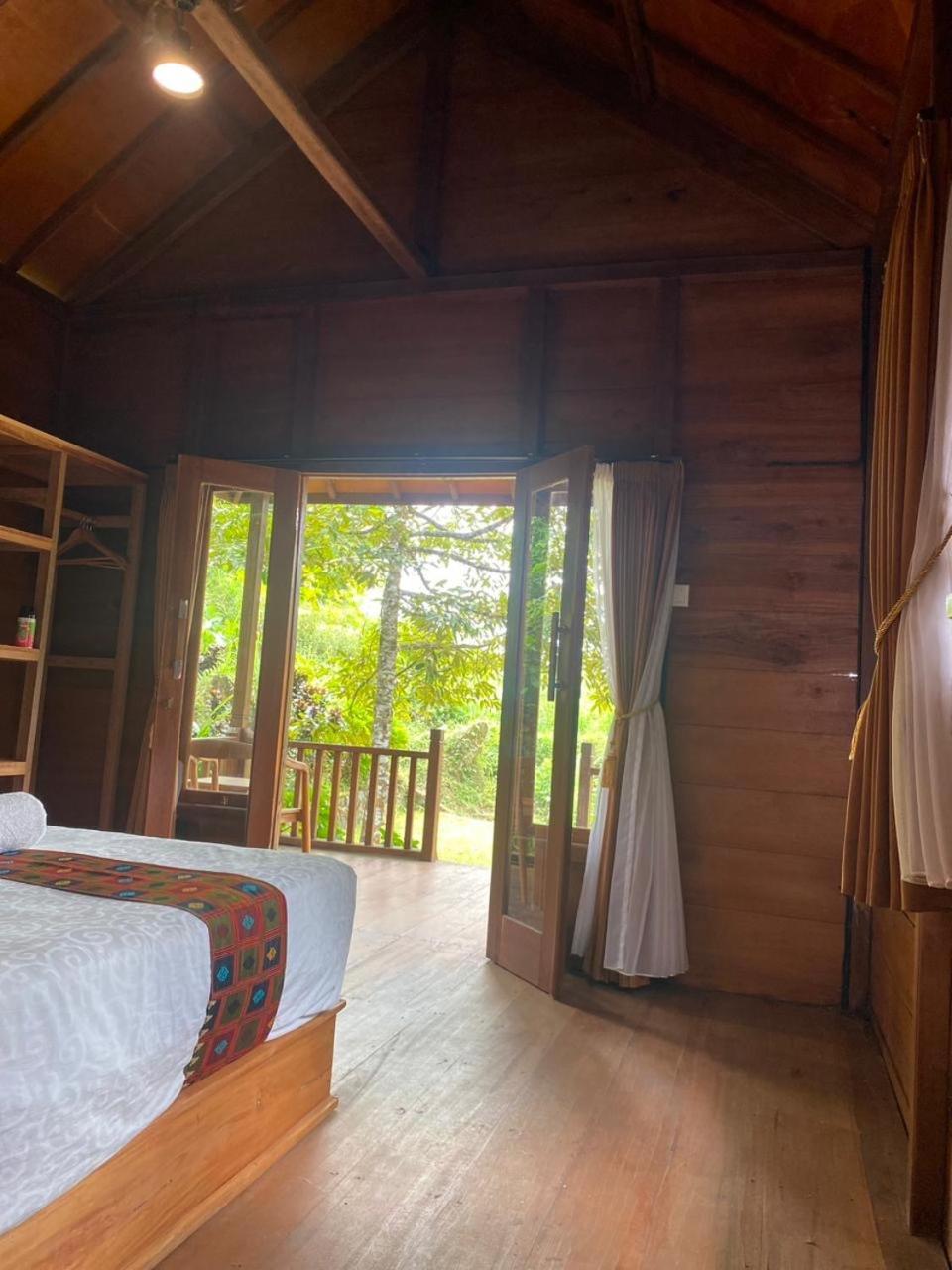 Uma D'Nyuh Homestay 싱가라자 외부 사진