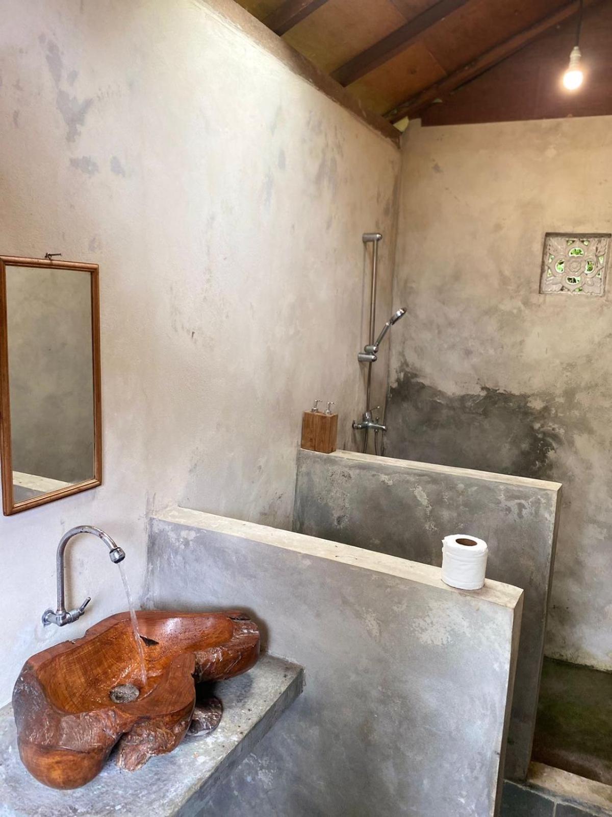 Uma D'Nyuh Homestay 싱가라자 외부 사진
